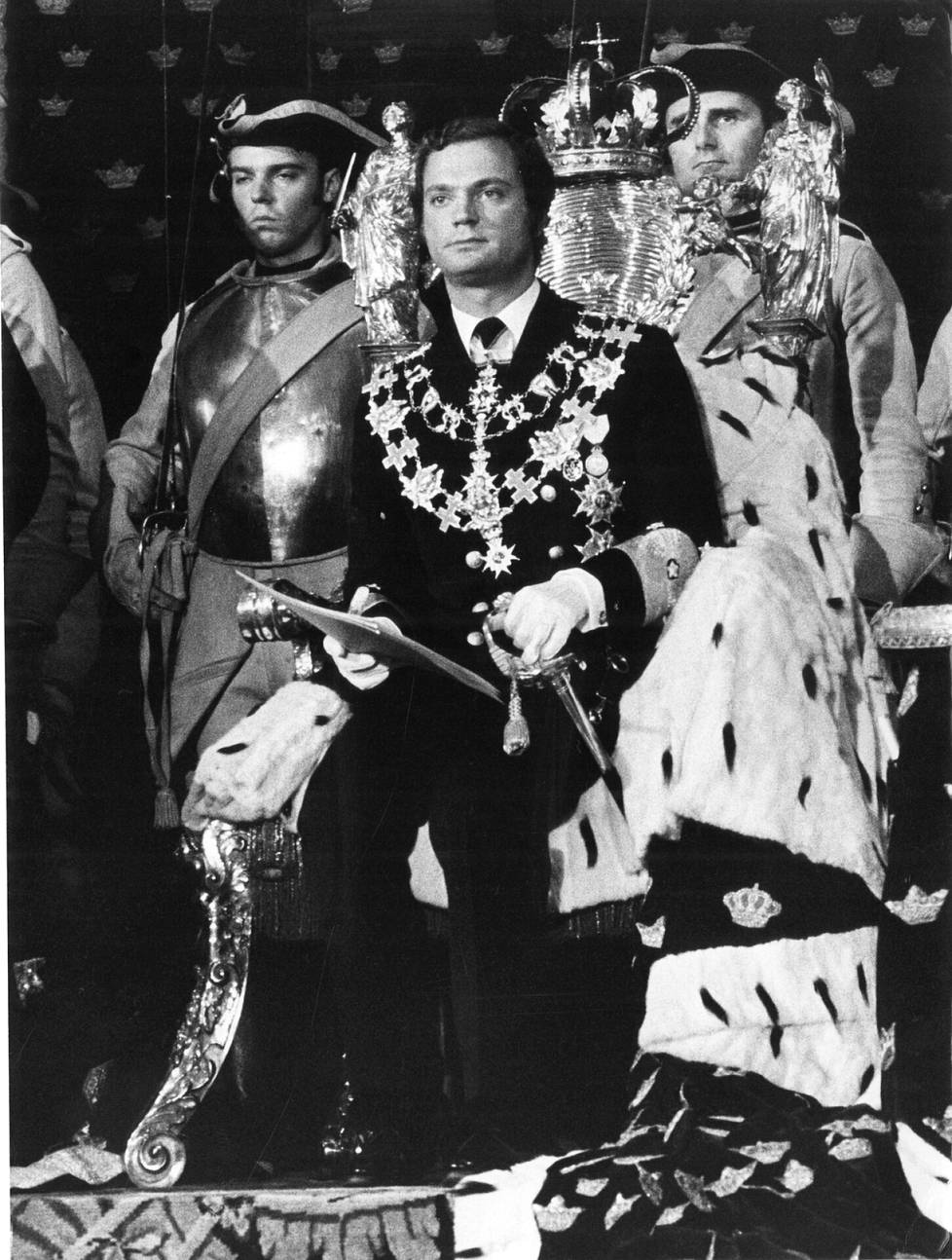 Kaarle XVI Kustaasta tuli Ruotsin kuningas 27-vuotiaana 15.9.1973.