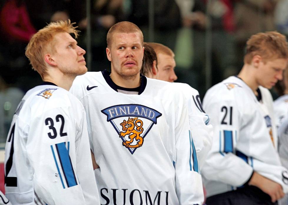 Toni Lydman ja Olli Jokinen olivat paljon yhdessä jo pelaajina, tässä Torinon olympialaisissa 2006.