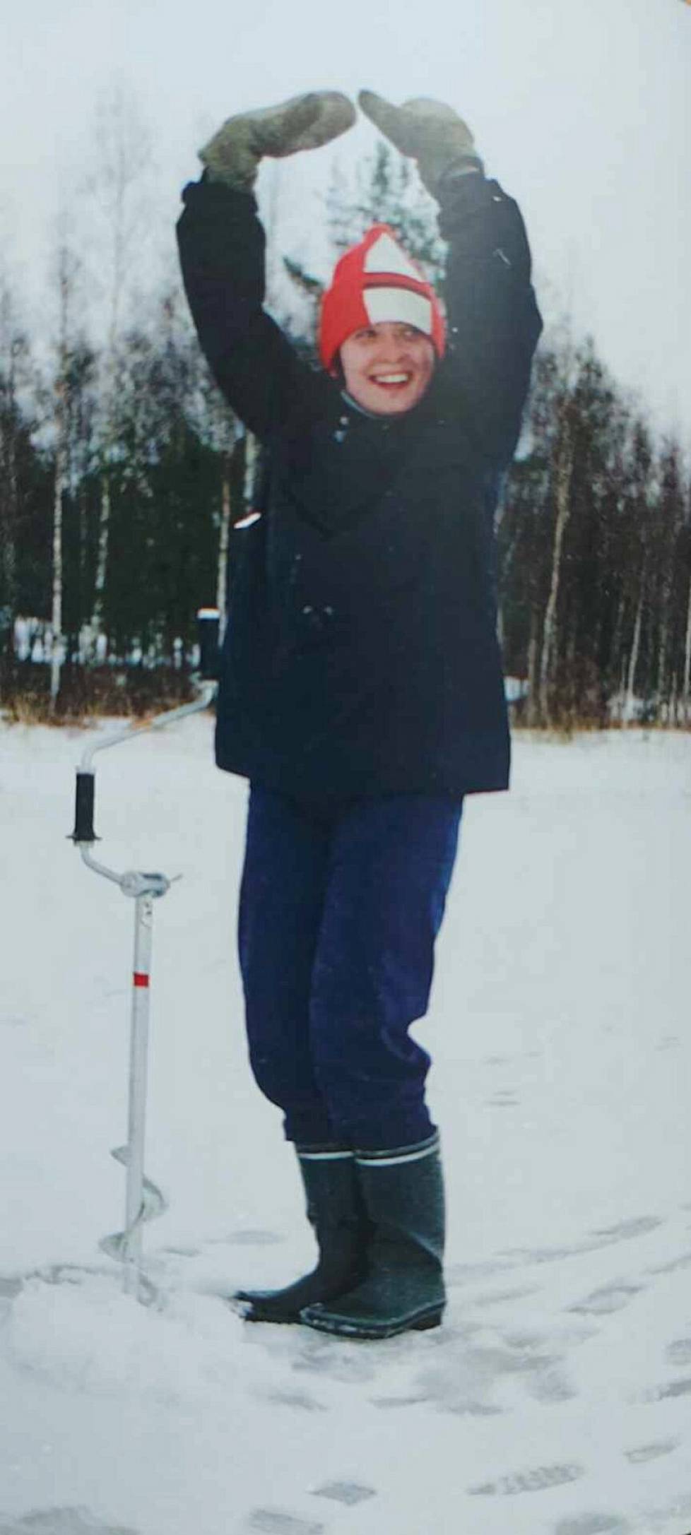 Juuri Suomeen muuttanut Katalin Miklóssy jäällä vuonna 1988.