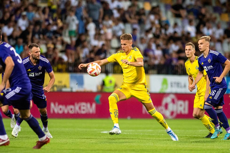 Radulovic vauhdissa viime elokuussa Euroopan liigan ottelussa NK Mariboria vastaan.