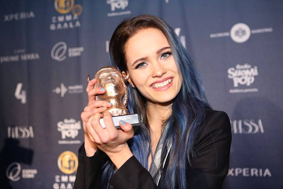 Vuoden 2016 Emma-gaalassa Sanni sai lisää arvostettuja palkintoja, kun hänet palkittiin jälleen Vuoden naissolistina. 