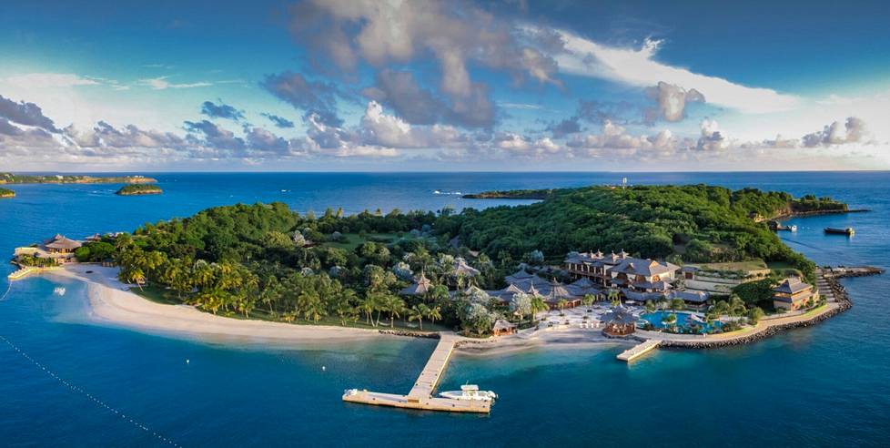 Melinda Gates vietti salaisen loman Grenadassa sijaitsevalla Calivignyn saarella ennen parin eron julkistamista. Mediatietojen mukaan Melinda vuokrasi saaren kokonaan käyttöönsä yli 100000 eurolla. 