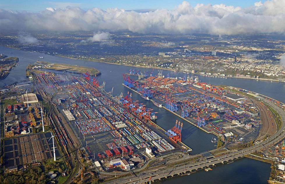 Hampurin satama on Euroopan kolmanneksi suurin. Elbe-joen varrella on useita erilaisia terminaaleja. Kuvassa Eurogate- ja Burchardkain konttiterminaalit.