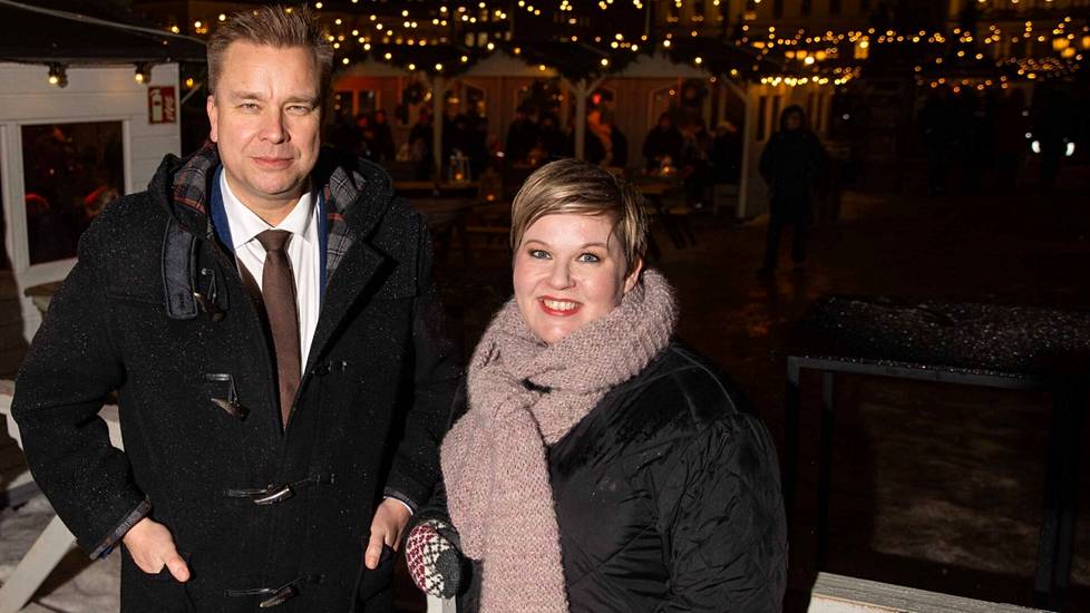 Antti Kaikkonen ja Annika Saarikko haluavat nyt puhua Suomen perheiden asioista.