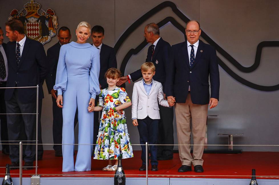 Koko perhe oli yhdessä katsomassa Monacon F1-kisoja toukokuussa 2022.