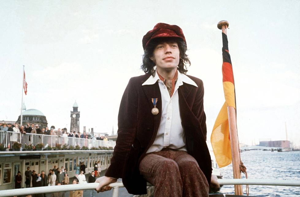 Mick Jagger vitsaili nuoruudessaan, ettei häntä nähdä enää kolmekymppisenä laulamassa. Kuva vuodelta 1969.