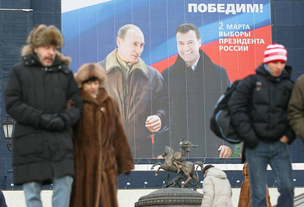 Vladimir Putin ja Dmitri Medvedev vuorottelivat Venäjän presidenttinä 2010-luvun taitteessa.
