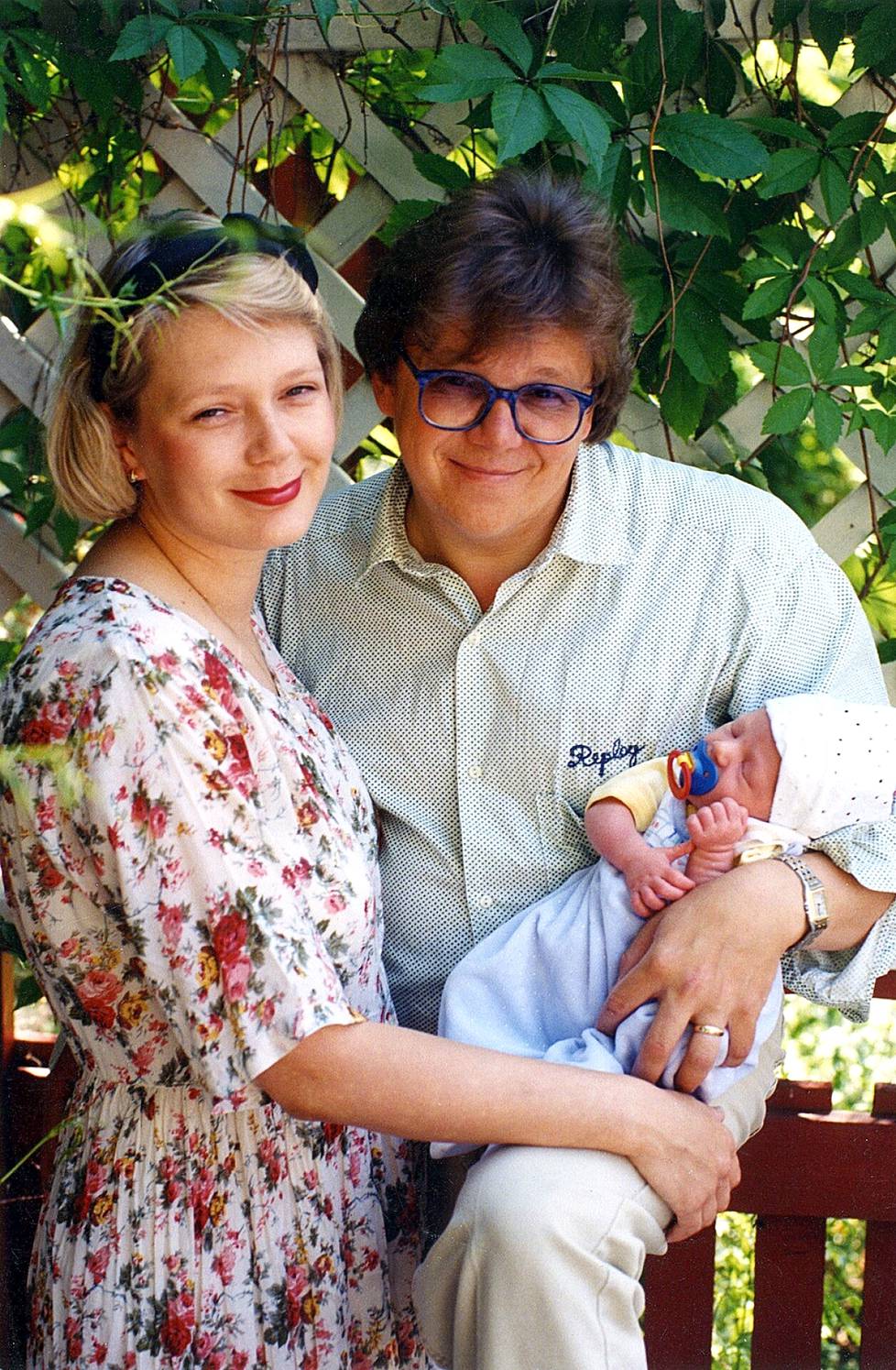Vuosi 1994. ”Seijan ja minun Aaro-poika syntyi.”