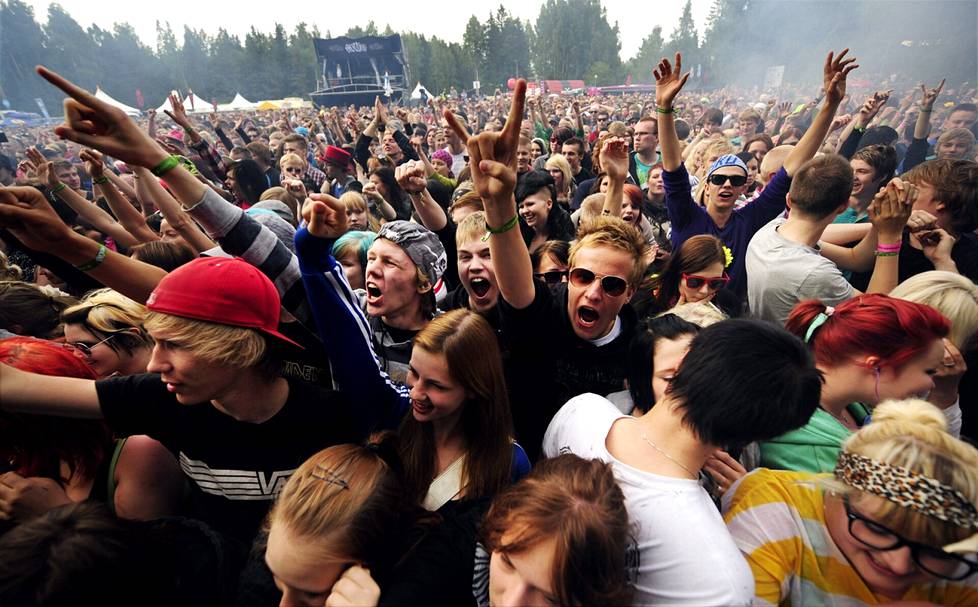 Provinssirock on kasvanut yhdeksi Suomen isoimmista festareista. Kuvassa yleisöä Apulannan keikalla vuonna 2011.
