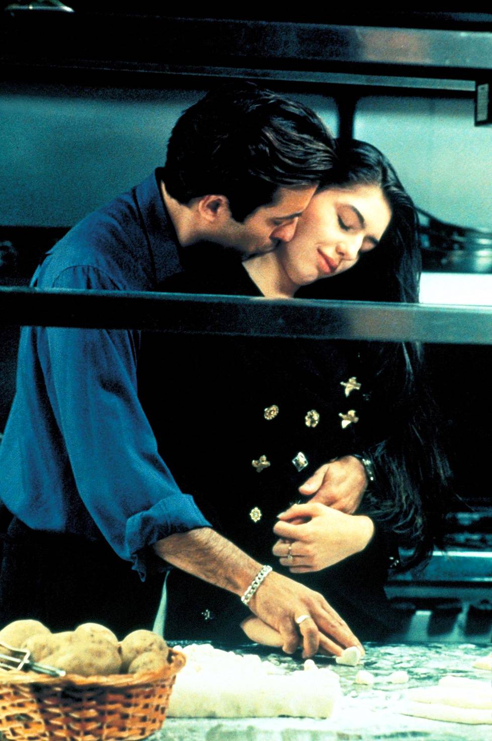 Vincent (Andy Garcia) ja Mary (Sofia Coppola) kolmannen Kummisetä-elokuvan syleilyssä.