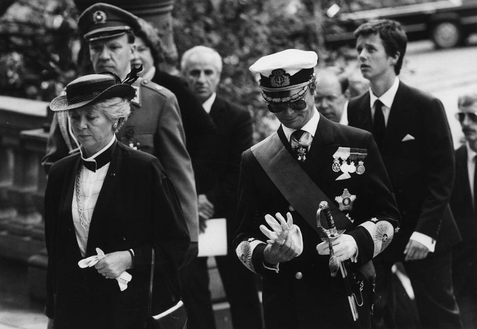 Kekkosen hautajaiset järjestettiin 7. syyskuuta 1986. Kuningas Kaarle Kustaa osallistui siunaustilaisuuteen.