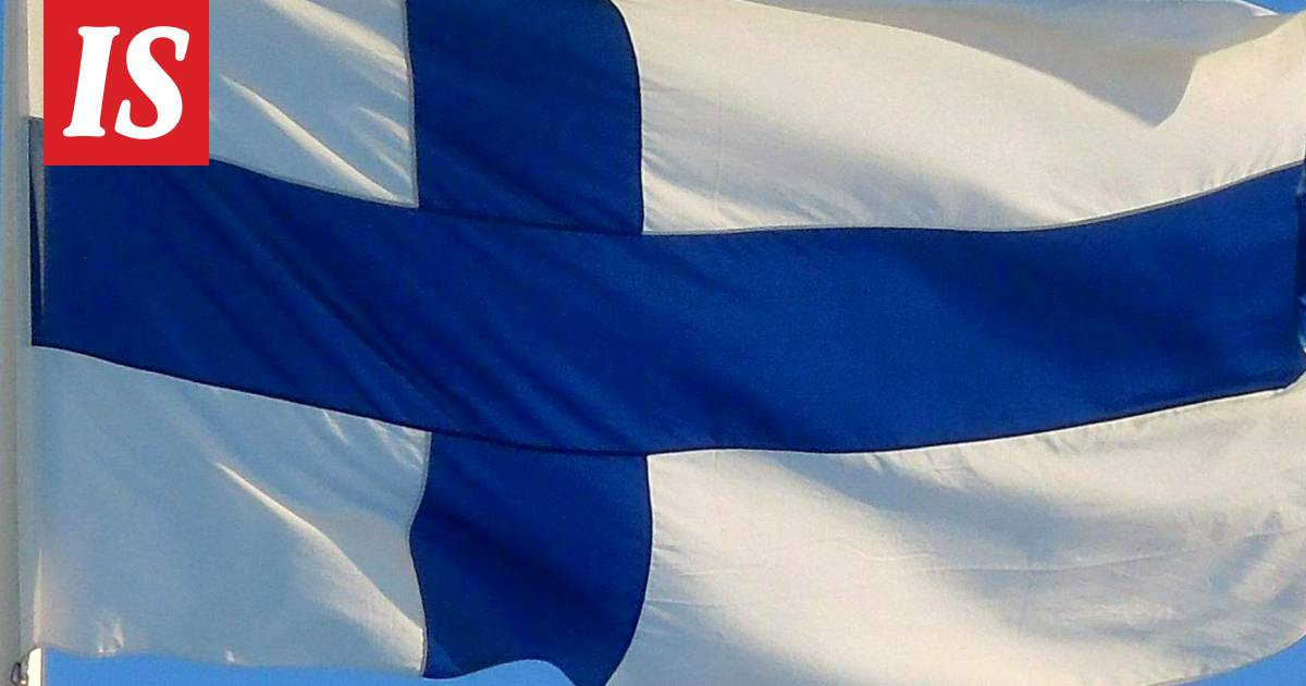 Sisäministeriö suosittaa liputusta maanantaiksi: Suomen lippu täyttää 100  vuotta - Kotimaa - Ilta-Sanomat