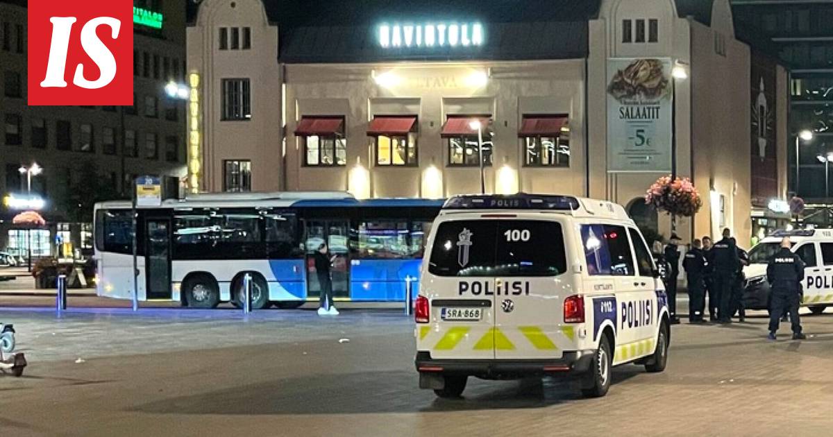 Pahoinpitely Asema-aukiolla – poliisi ottanut kuusi ihmistä kiinni -  Kotimaa - Ilta-Sanomat