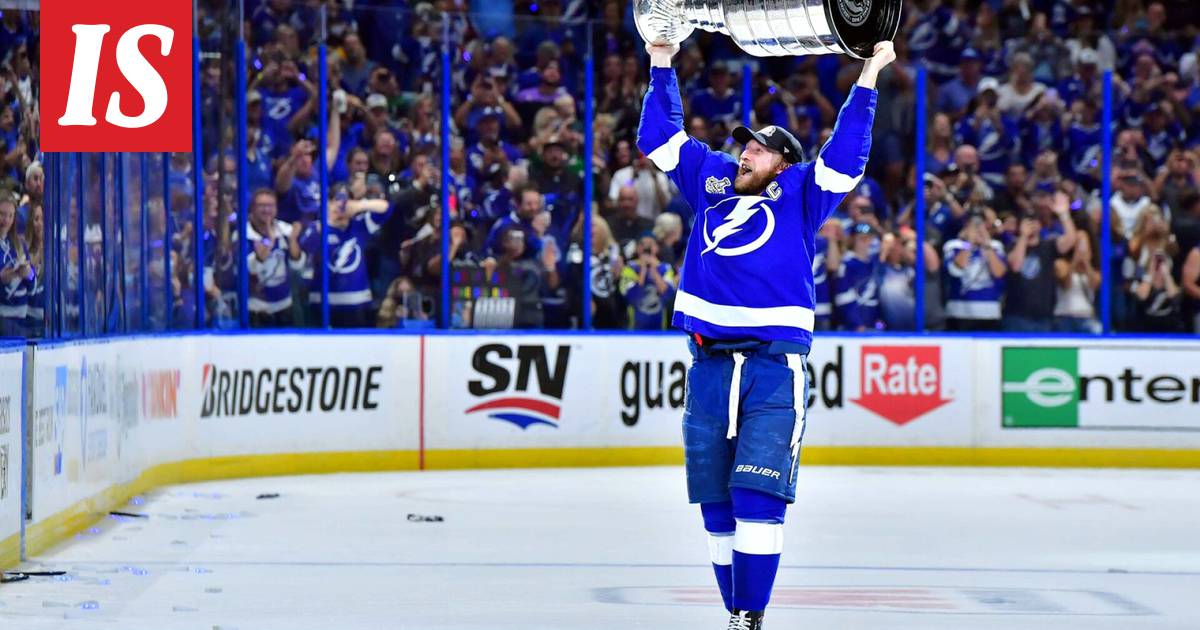 Tampa Bay juhlii Stanley Cupia – yllätysratkaisija iski, jäätävä Vasilevski  pudotuspelien arvokkain - NHL - Ilta-Sanomat