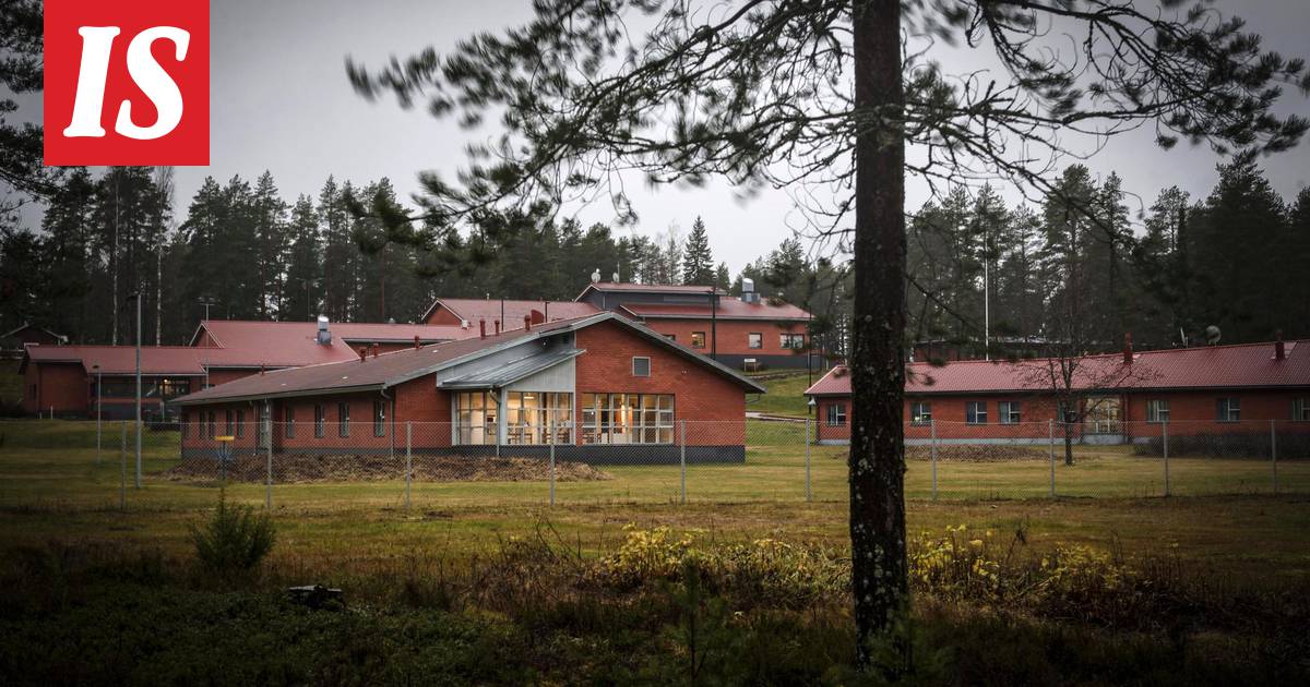 Kolme vankia löytyi päihtyneenä vahvuuslaskennassa Naarajärven vankilassa –  alkoholin lähteeksi epäillään käsidesiä - Kotimaa - Ilta-Sanomat