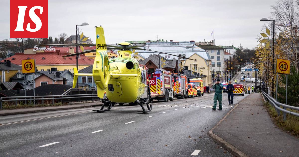 Autoilija törmäsi jalankulkijaan Porvoon keskustan sillalla - Kotimaa -  Ilta-Sanomat