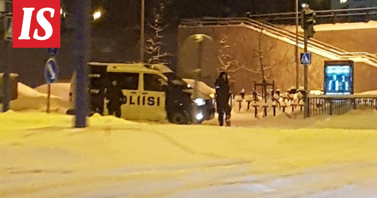 Aseistautuneet poliisit ilmestyivät Järvenpään keskustaan: ”Menossa  mahdollisesti vaarallisen henkilön etsintä” - Kotimaa - Ilta-Sanomat