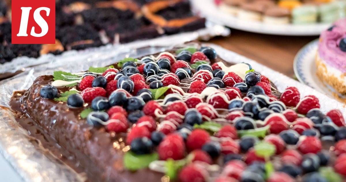Äidin yksinkertainen suklaakakku on niin vastustamattoman herkullinen, että  vieraat odottavat sitä vuodesta toiseen - Ajankohtaista - Ilta-Sanomat