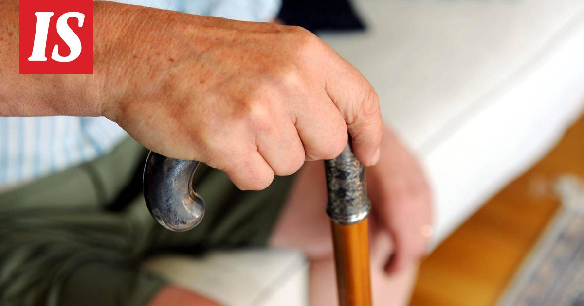 Eläkeläisiä ei saa suojella hengiltä” – Eläkeliitto ja Senioriliike  toivovat helpotuksia rajoituksiin - Kotimaa - Ilta-Sanomat