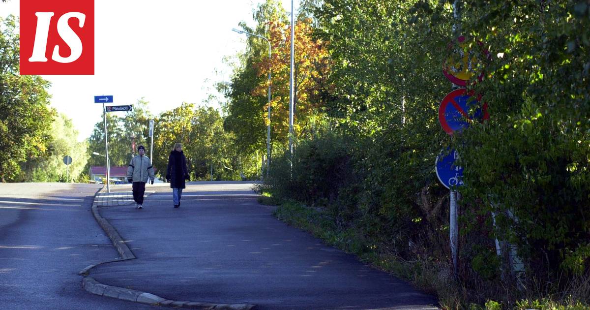 Liikennemerkkien korkeus- ja etäisyyspykäliä muutetaan – koskee jopa yli  miljoonaa merkkiä kaikkialla Suomessa - Autot - Ilta-Sanomat